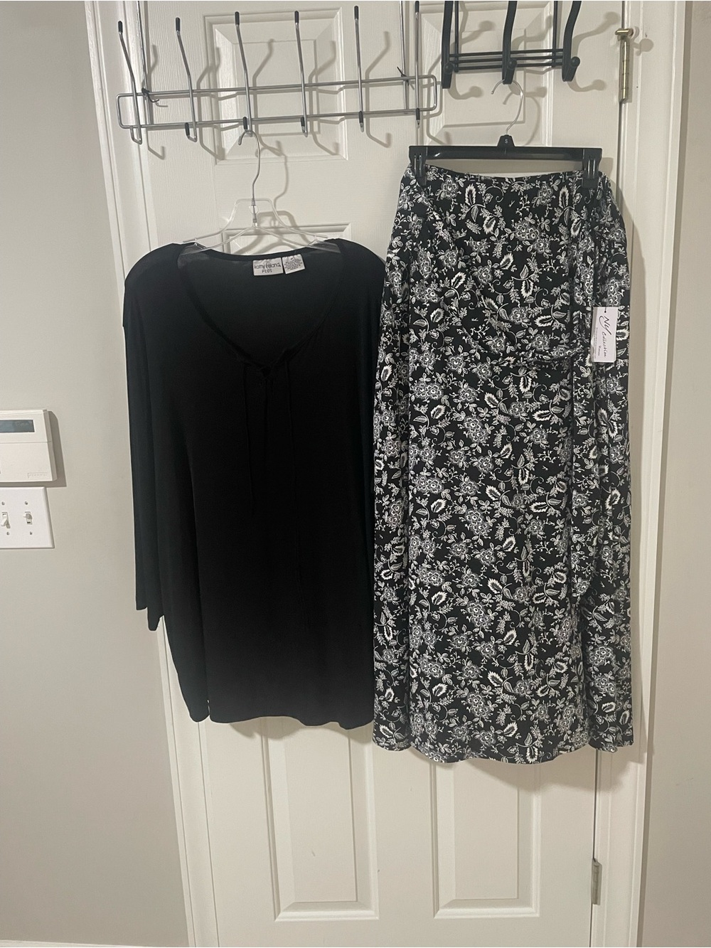 Black & White Floral Maxi Skirt by collection nwt Kathy Ireland top 3x set